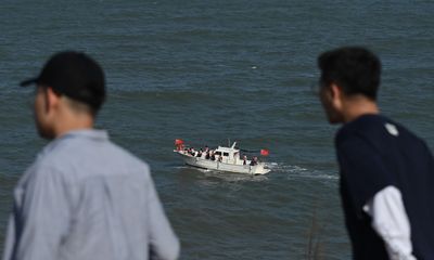 China Rehearses Taiwan Blockade as US Deploys Destroyer