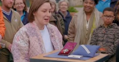 Antiques Roadshow guest stunned as 'bargain' wedding bracelet worth huge sum