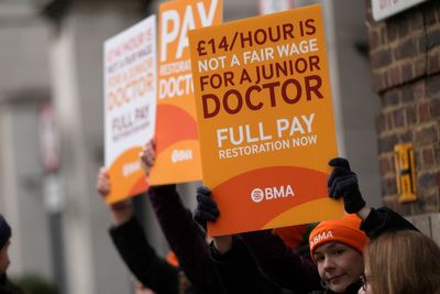 English doctors' strike could be catastrophic, official says