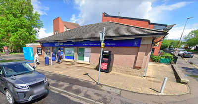 Masked Edinburgh robber threatens Scotmid staff before fleeing with cash