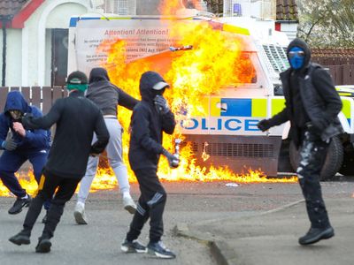 Violence against police at dissident march in Londonderry condemned