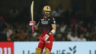IPL 2023: Faf du Plessis smokes 115 metres six, sends Chinnaswamy crowd into frenzy