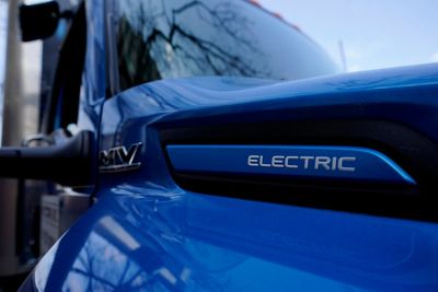 AP sources: EPA car rule to push huge increase in EV sales