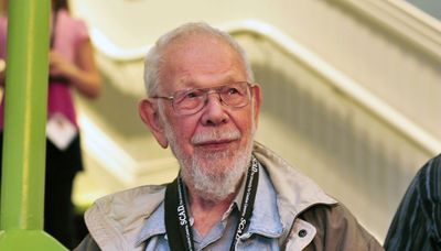 Al Jaffee, Mad magazine ‘Fold-In’ artist, dies at 102