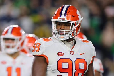 Falcons to host Clemson EDGE Myles Murphy on pre-draft visit