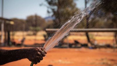 NT government should charge fracking companies more for groundwater use, economists say