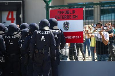 Austria to extend checks at Hungarian, Slovenian borders