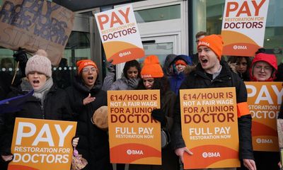 Junior doctors’ strike: No 10 says there will be no talks with BMA unless doctors abandon pay demands – as it happened