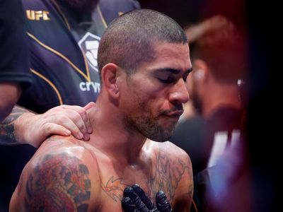 Alex Pereira shares first message since brutal KO loss to Israel Adesanya at UFC 287