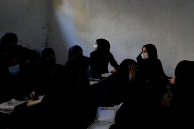 U.N. asks Afghan staff to stay home until May after female worker ban