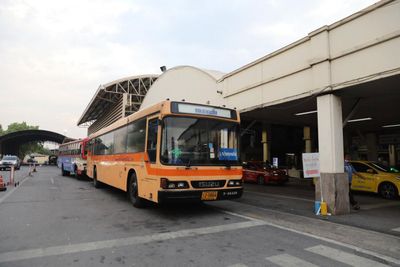 Free buses connect main rail terminals