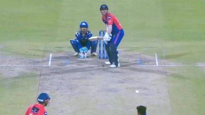 David Warner fancies right-handed batting on a free-hit delivery against Mumbai Indians