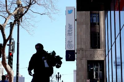 Musk paints over the W in the Twitter sign at San Fran HQ after an apparent row with the landlord