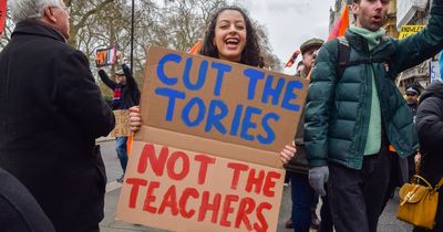 1 in 4 teachers may quit in next year, finds government's OWN study as pay row drags on