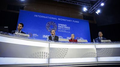 IMF says world economy entering "tricky" phase