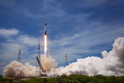 Watch SpaceX launch 50 small satellites, land rocket early Thursday after delay