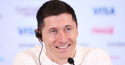 Robert Lewandowski makes Lionel Messi returning to Barcelona claim after transfer meeting