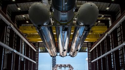 SpaceX shows off shiny Falcon Heavy rocket ahead of April 18 launch (photos)