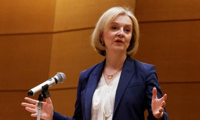 Liz Truss to say Macron trip to China was sign of weakness