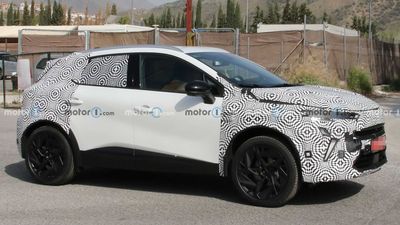 Renault Captur Spy Shots Show Crossover Hiding New Front-End Design