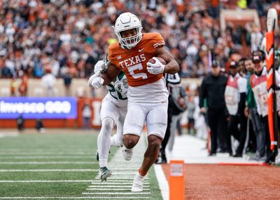 Texas RB Bijan Robinson calls actor Matthew McConaughey a mentor