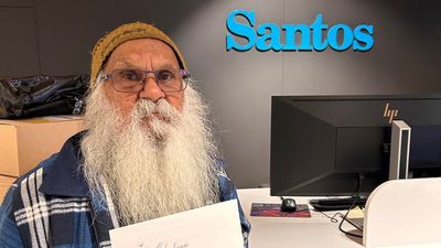 Santos apologises for using image of Aboriginal elder Major 'Moogy' Sumner in corporate video