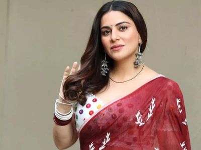 Shraddha Arya apologises for her 'choice of words' to criticise Dalai Lama's incident of kissing a boy