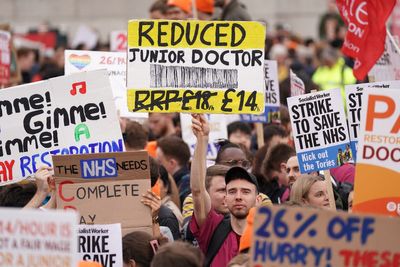 Junior doctors defend ‘plonker’ union leader for being on holiday during strike