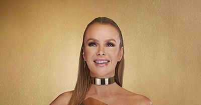 Amanda Holden wardrobe malfunction sees unfortunate reflection