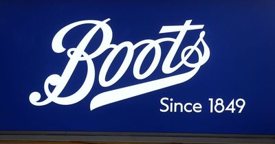 Boots shoppers placed in virtual queue as hundreds rush to get new No7 products