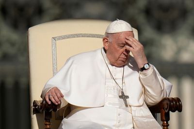 Pope evokes cold-war replay, says leaders should avoid arms