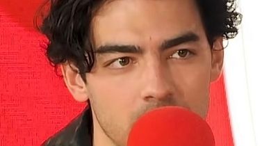 Joe Jonas gives brutal review of Wetherspoons as he admits it 'wouldn't be his go-to'