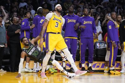 It Wasn’t Pretty, but Lakers Overcome Anthony Davis’s Brutal Mistake to Lock in NBA Playoff Spot