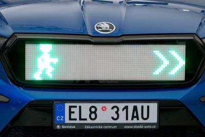 Skoda develops a car grille that can tell pedestrians when to safely cross a road