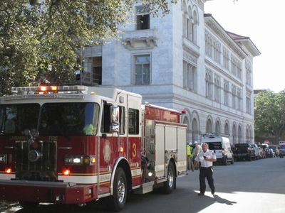 3 hurt as an upper floor collapses in Savannah's 1899 U.S. courthouse