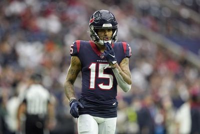 Titans hosting free-agent WR Chris Moore on a visit