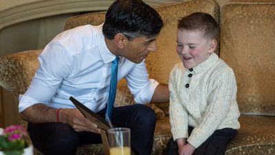 Six-year-old organ donation campaigner Dáithí Mac Gabhann honoured by Rishi Sunak