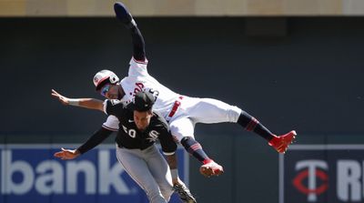 Look: Twins’ Byron Buxton Suffers Scary Football-Style Collision While Running Bases