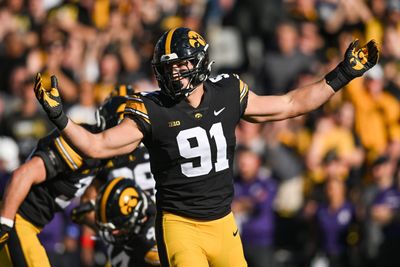 Patriots hosted top pass-rusher Lukas Van Ness for pre-draft visit