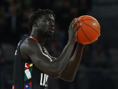 NBL champion Jo Lual-Acuil re-joins Melbourne United