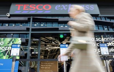 Inflation bites into profits of UK supermarket Tesco