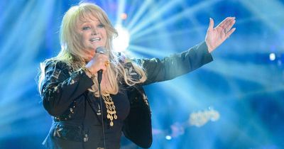 Bonnie Tyler apologises and explains why she mimed her biggest hit