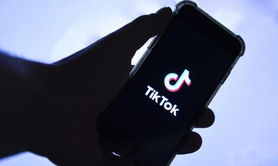 TikTok can still access data from Australian government devices via app on personal phones, academic warns