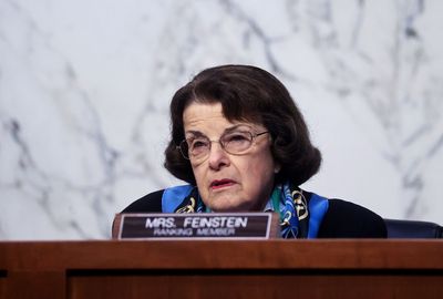 Dianne Feinstein dodges calls to resign