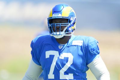 Look: Tremayne Anchrum Jr. training with Rashawn Slater, other O-linemen