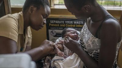Ghana becomes first country to approve new malaria vaccine