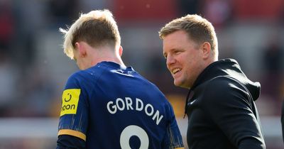 Anthony Gordon collared by Newcastle team-mates as Eddie Howe reacts to petulant outburst
