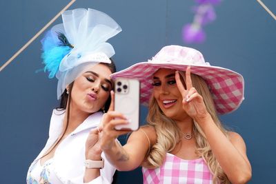 Aintree racegoers dress to impress despite relaxation of rules