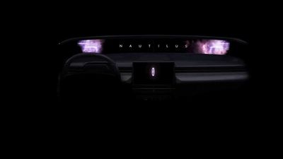 New Lincoln Nautilus Teaser Glimpses Glass Cockpit, Debuts April 17
