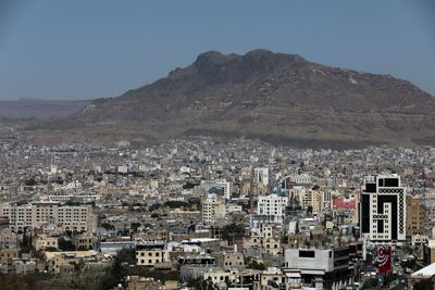 White House hails Yemen steps after meeting with Saudi crown prince